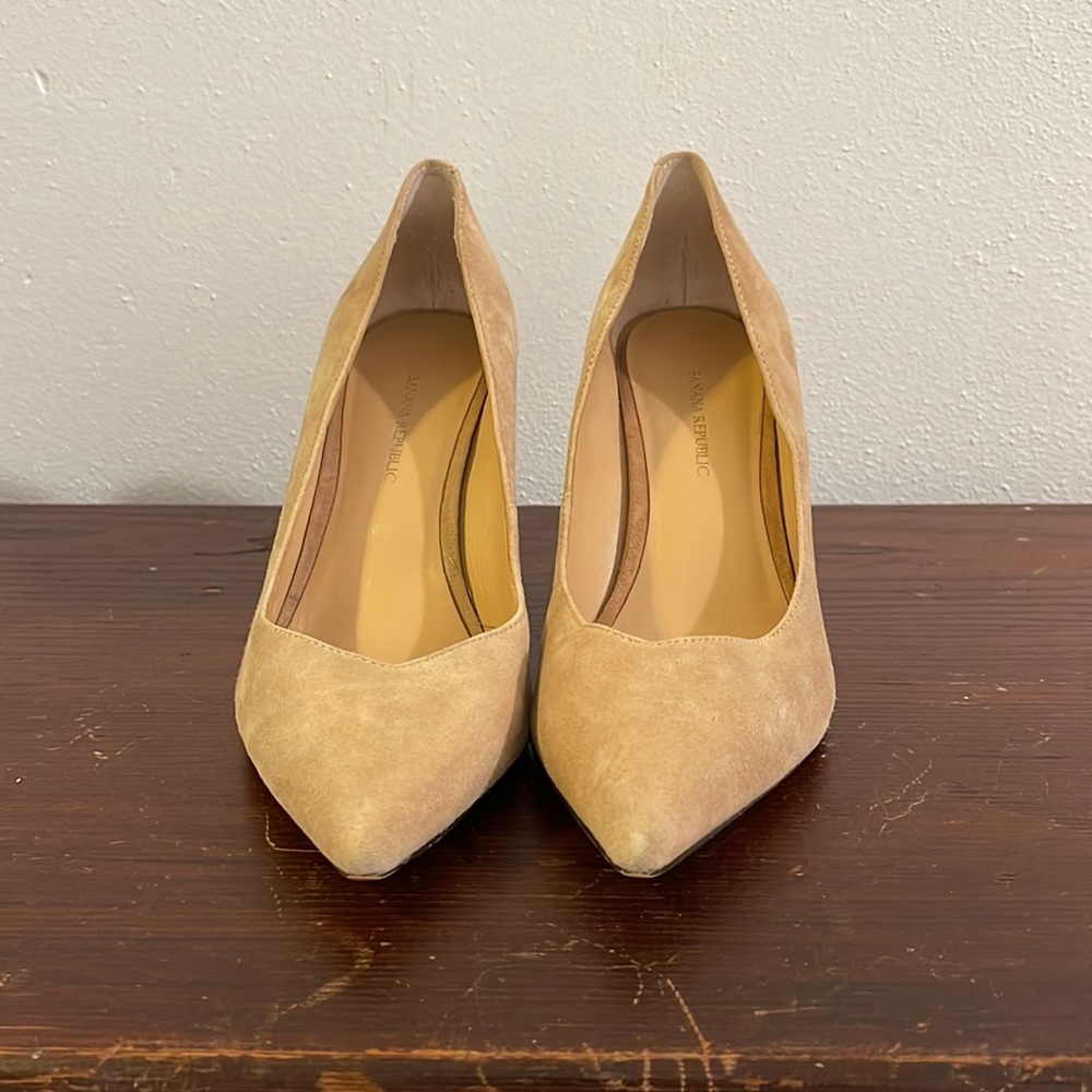 Suede pumps